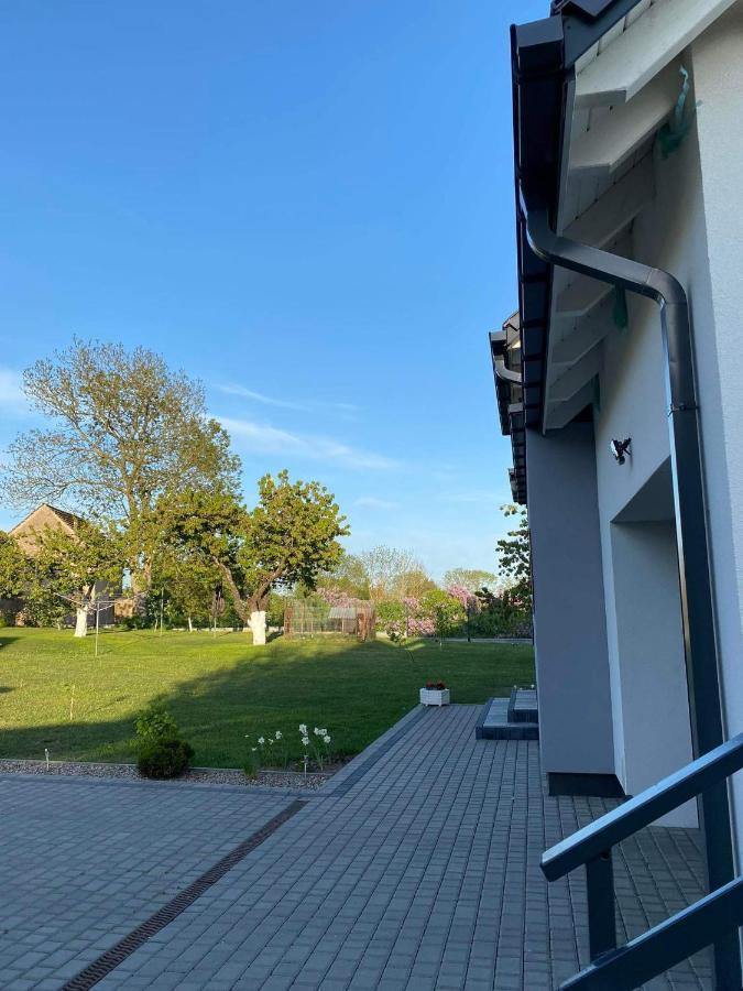 Apartament Nad Jeziorem Welle Kołczewo Extérieur photo